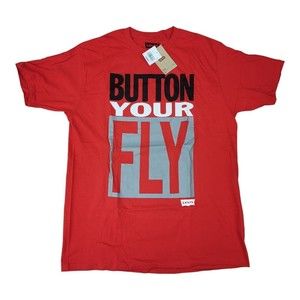 Levis T Shirt Men Large Size /  Red Color / Short Sleeve / Graphic Tee